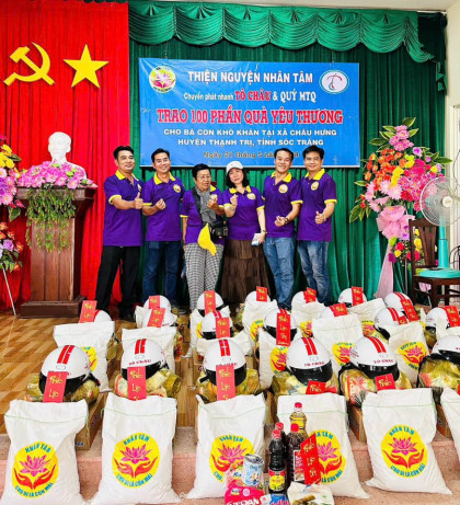 tang 100 phan qua cho ba con kho khan tinh soc trang 1