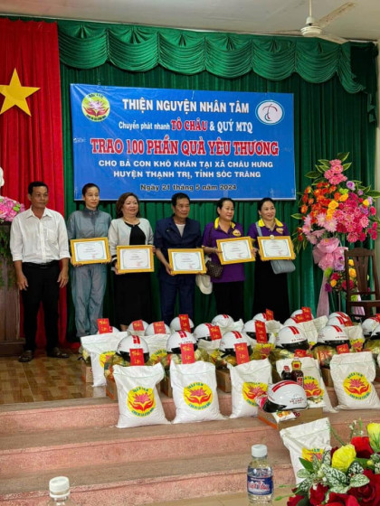 tang 100 phan qua cho ba con kho khan tinh soc trang 2