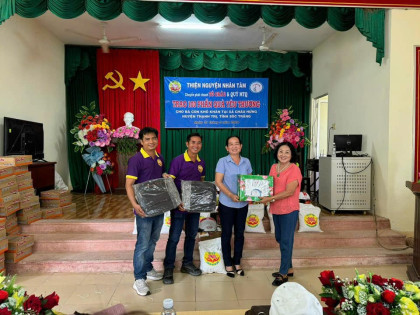 tang 100 phan qua cho ba con kho khan tinh soc trang 3