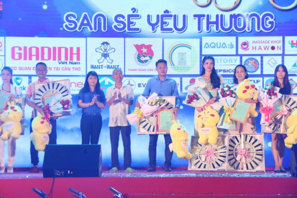 dem hoi trang ram san se yeu thuong 6